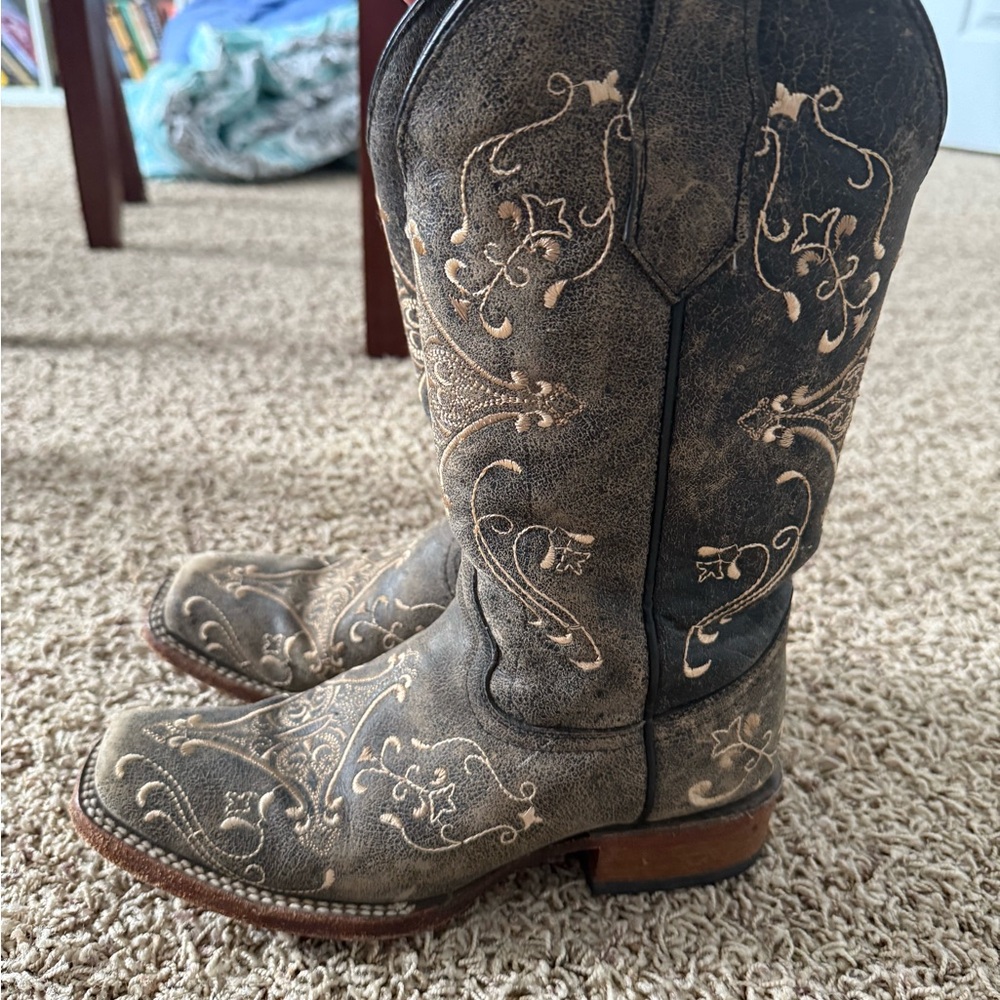 CIRCLE G SQUARE TOE WOMANS BOOT - Picture 6 of 8